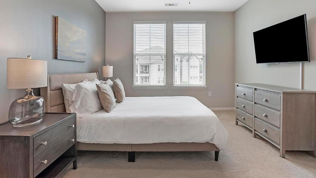 Apartment Landing Modern With Amazing Amenities