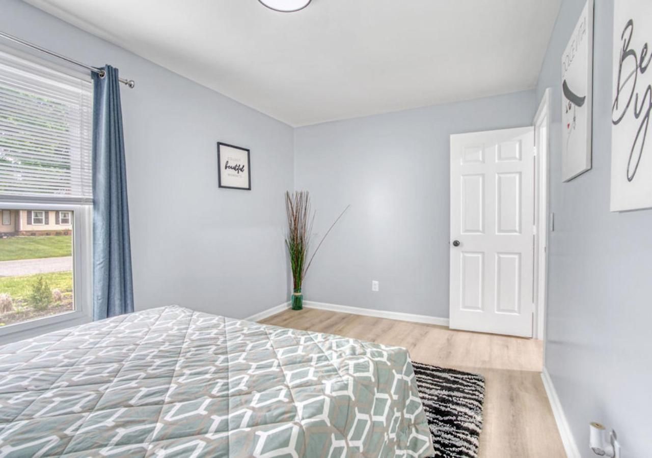 Stylish Near Uptown, Unc, Noda, Plaza-shamrock