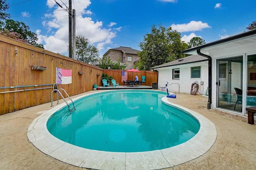 Holiday home Poolside With Fire Pit Fun And King Charlotte