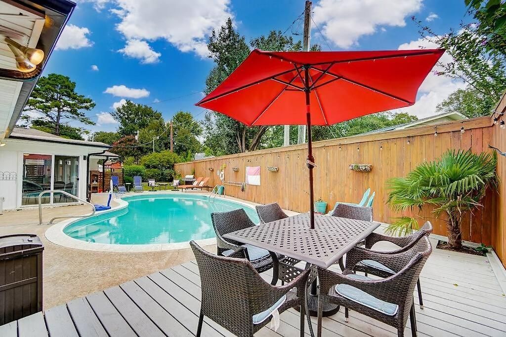 Holiday home Poolside With Fire Pit Fun And King Charlotte