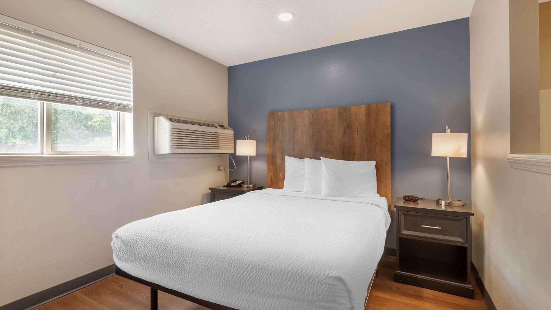 Extended America Select - - Place - E Mccullough Dr