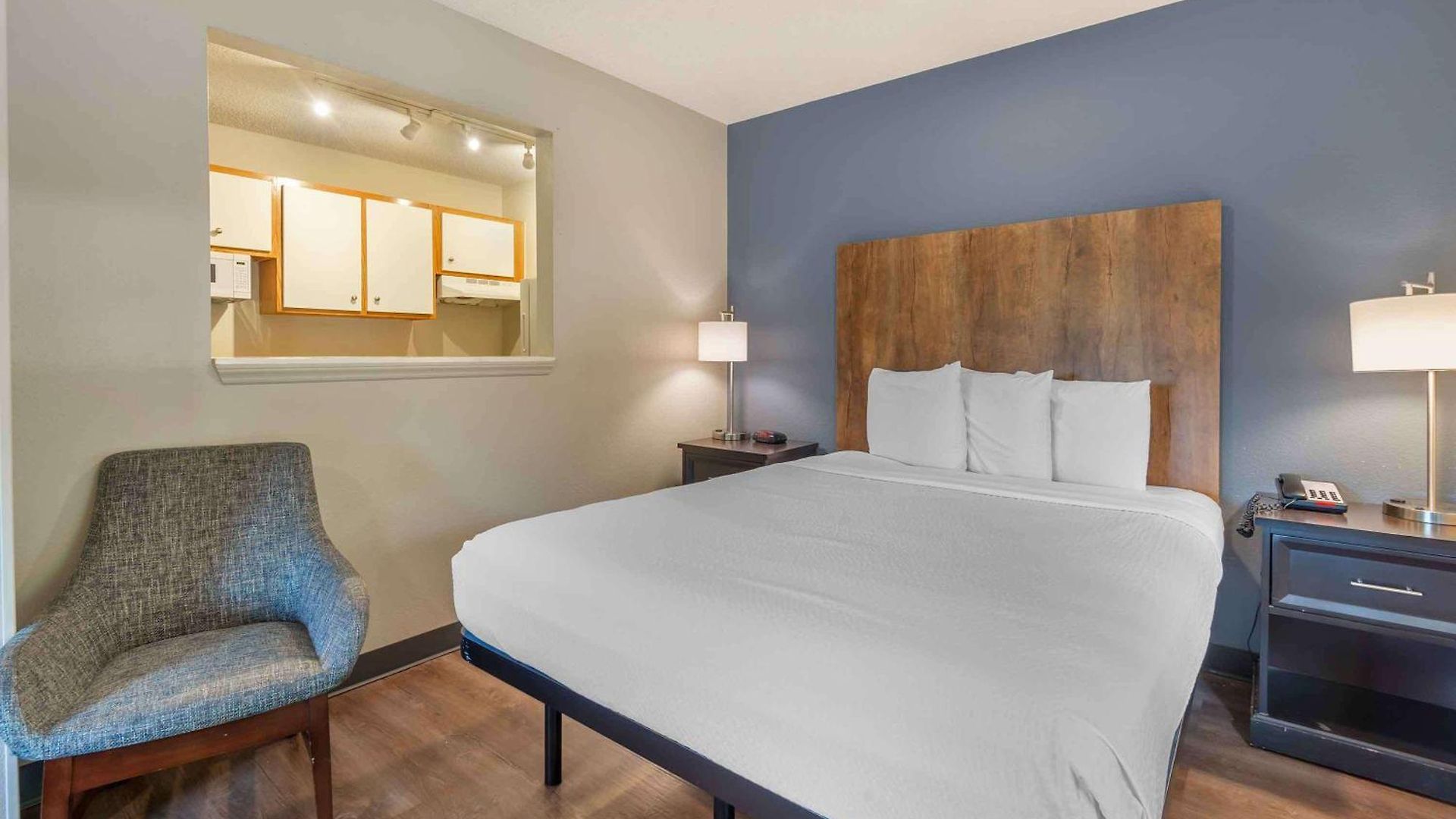 Extended America Select - - Place - E Mccullough Dr Hotel 2*