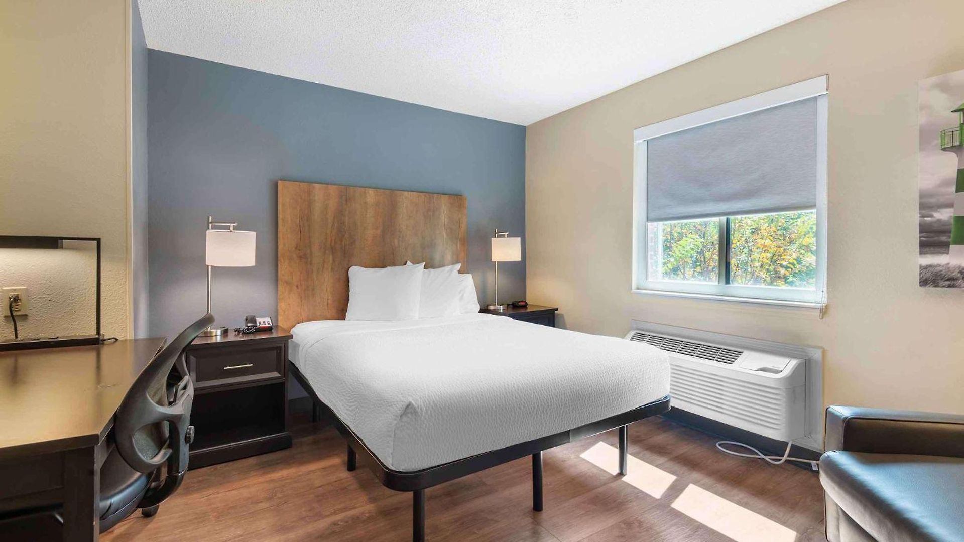 Extended America Select - - Place - E Mccullough Dr Hotel Charlotte