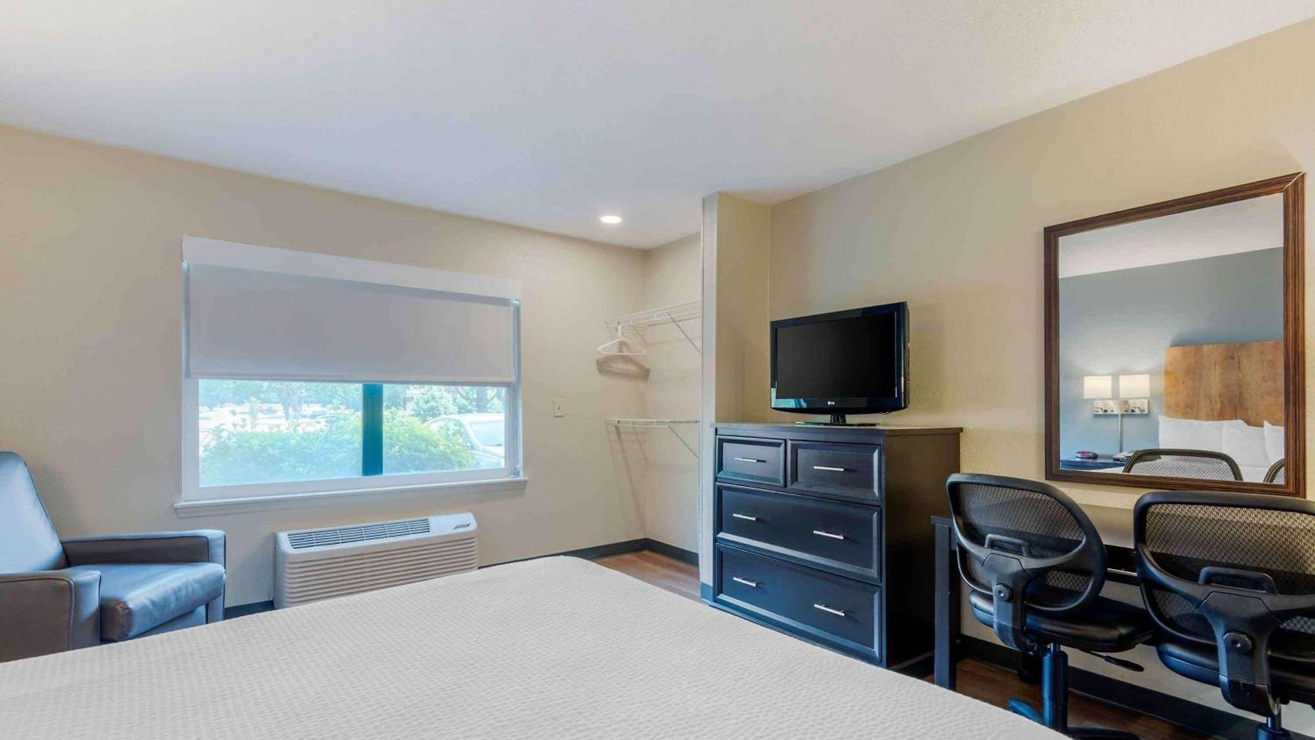 Hotel Extended America Select - - Place - E Mccullough Dr Charlotte