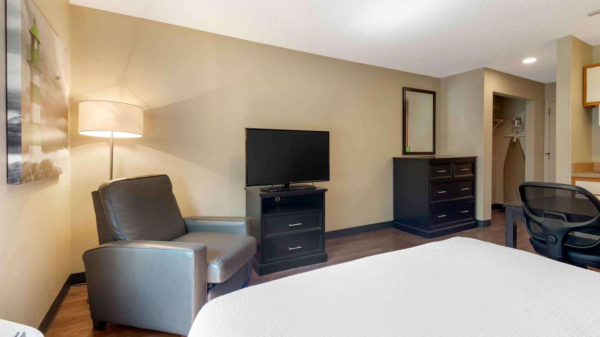 Extended America Select - - Place - E Mccullough Dr Hotel