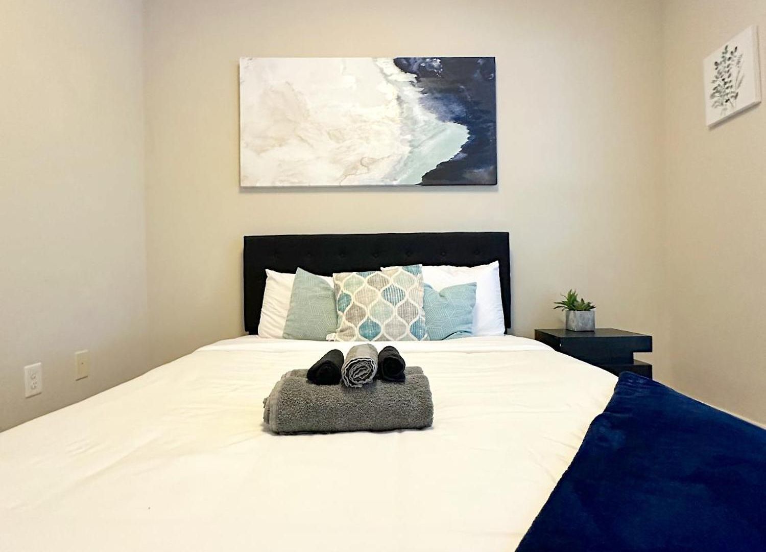 Modern Townhouse - 1 Min To Uptown Clt - Walk To Restaurants * Charlotte