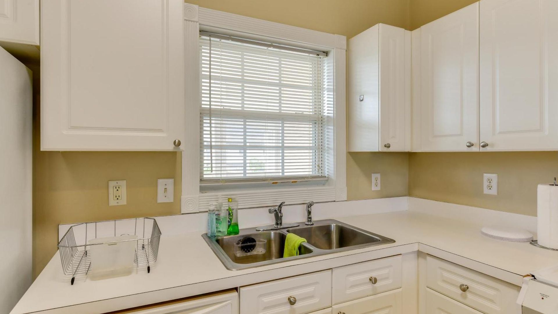 Charming W/ Balcony, 1 Mi To Unc Charlotte! Holiday home Charlotte