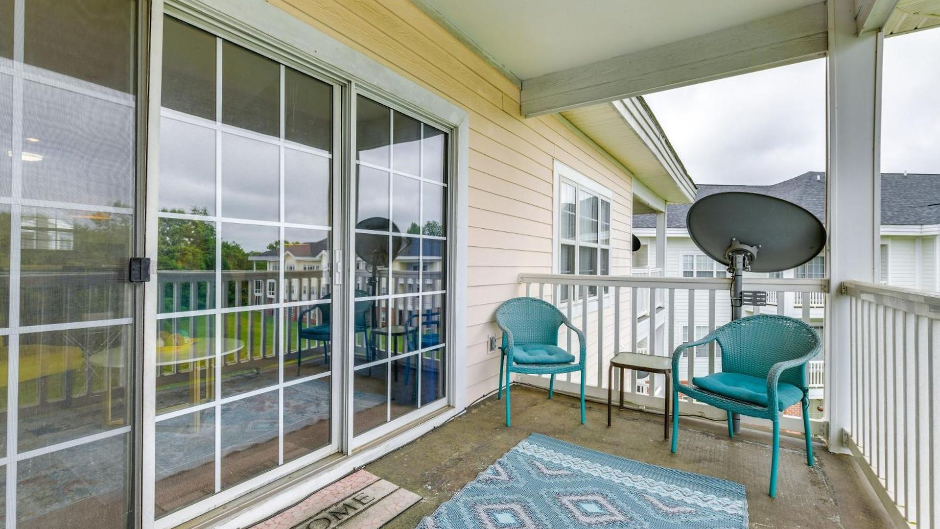 Charming W/ Balcony, 1 Mi To Unc Charlotte! Holiday home Charlotte