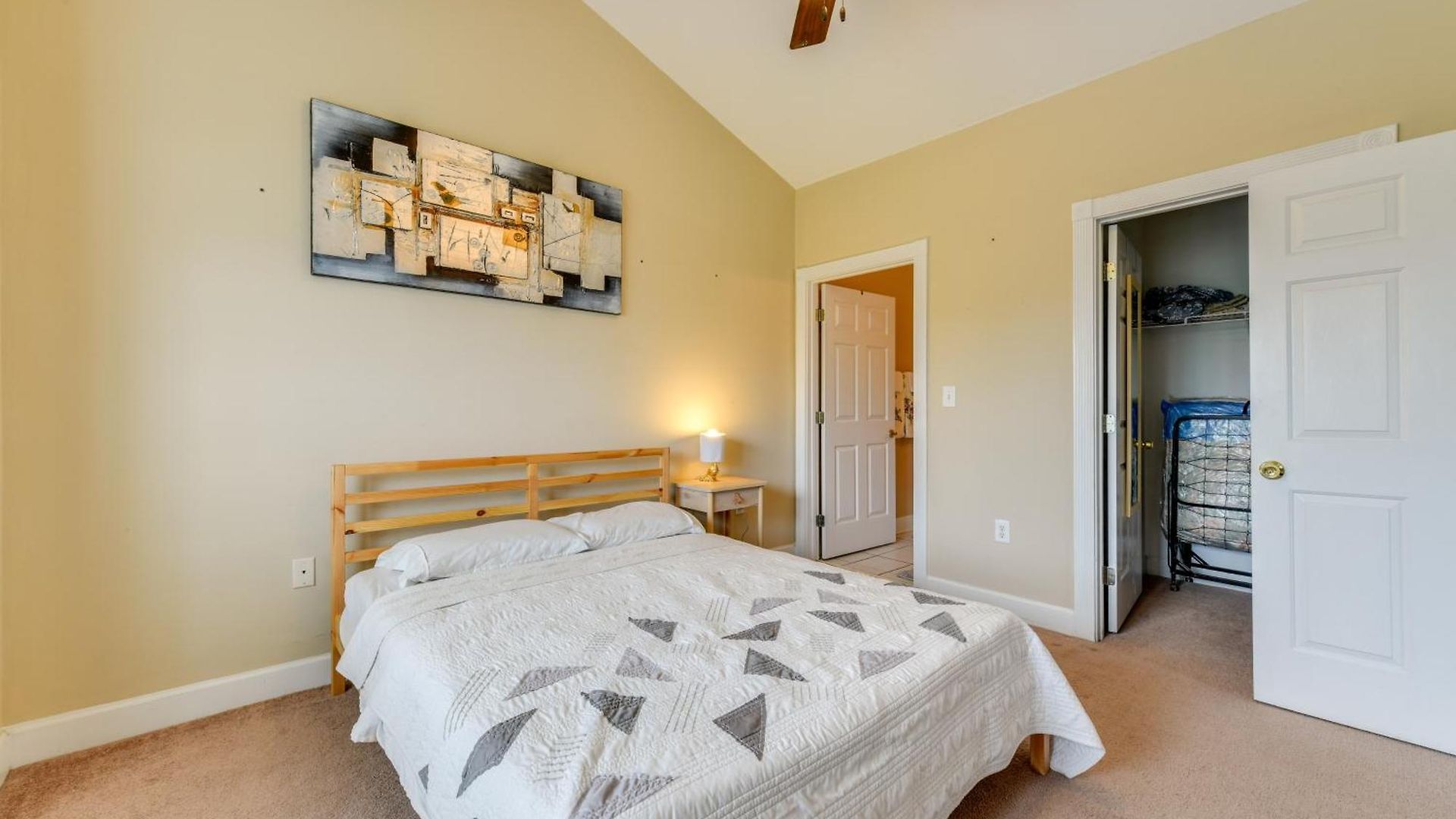 Charming W/ Balcony, 1 Mi To Unc Charlotte! Holiday home