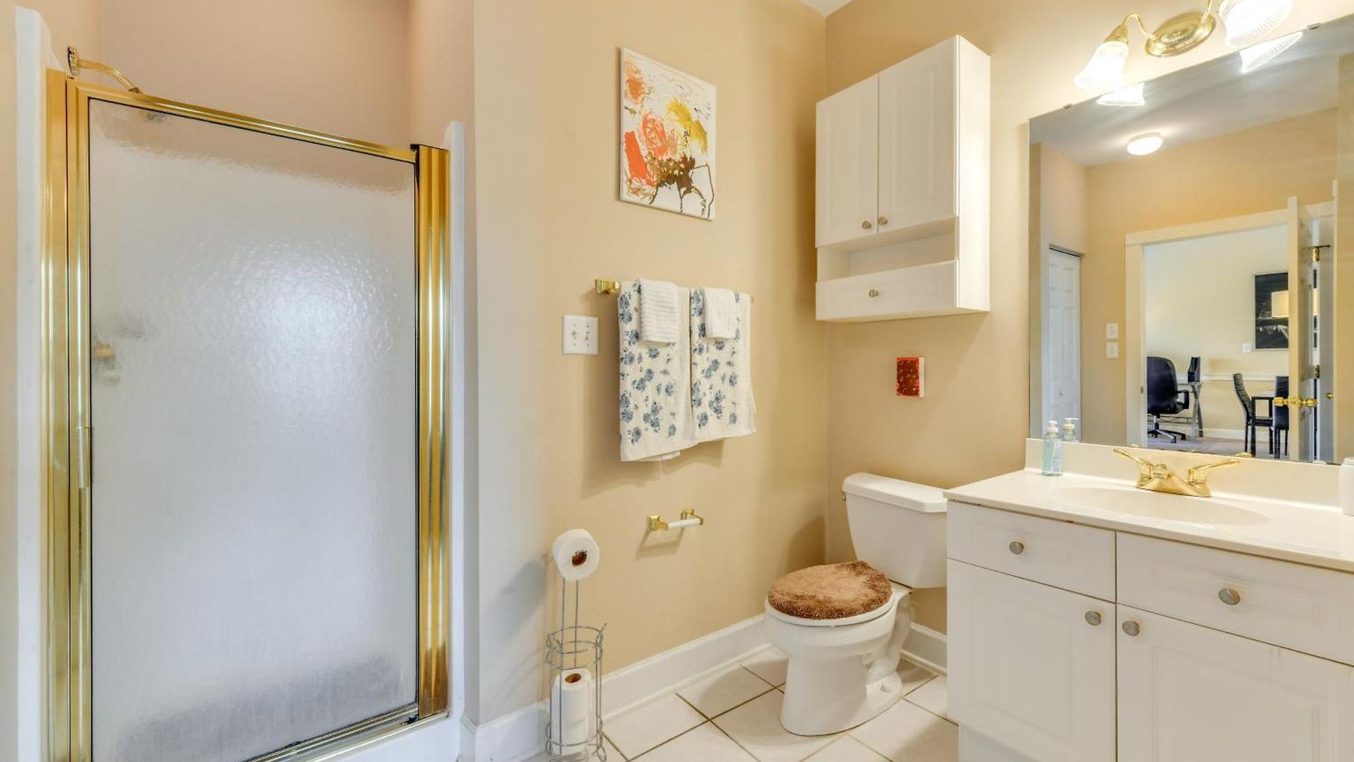 Holiday home Charming W/ Balcony, 1 Mi To Unc Charlotte! Charlotte