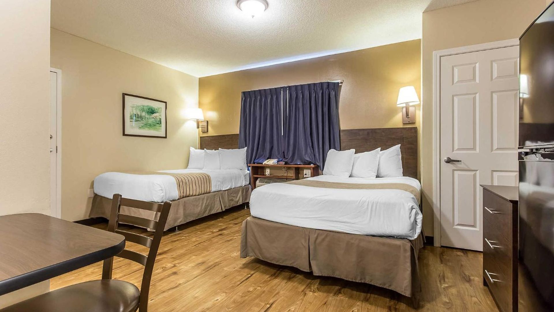 Suburban Near Of North Carolina-charlotte Hotel