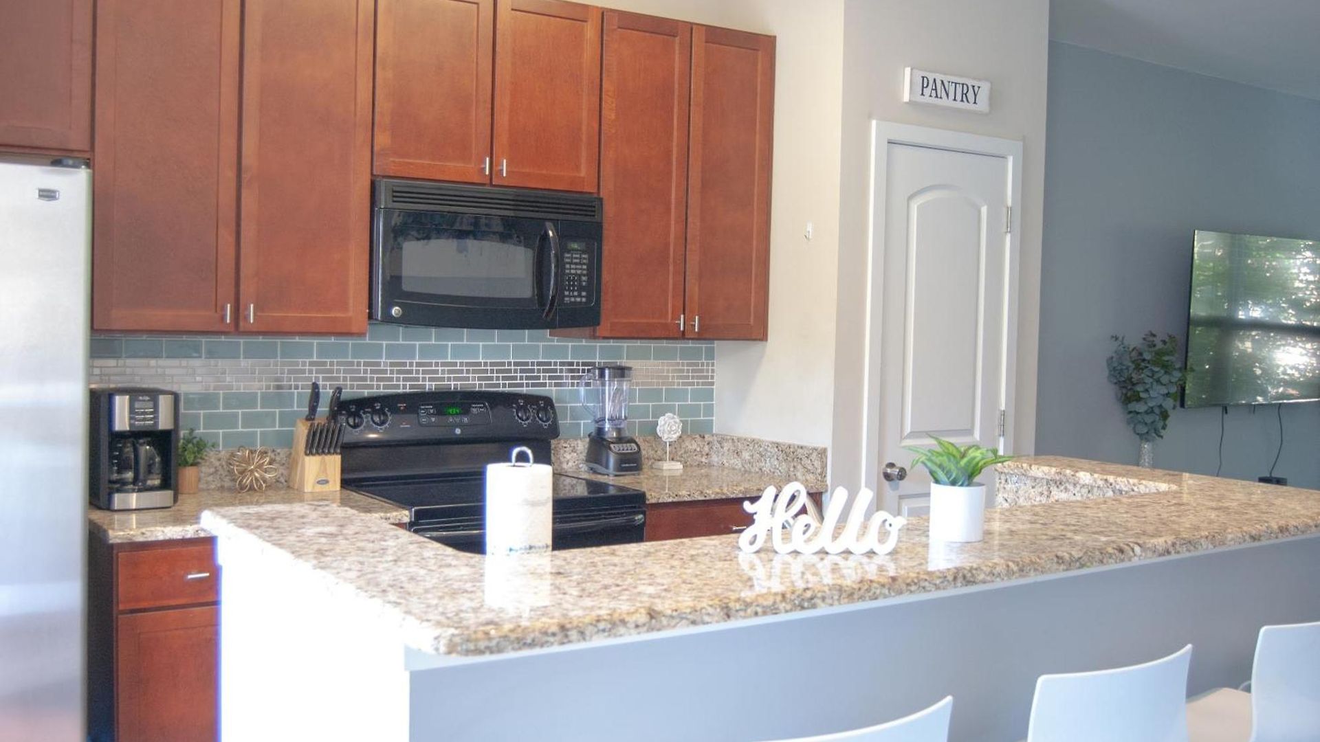 Modern Townhouse - 1 Min To Uptown Clt - Walk To Restaurants