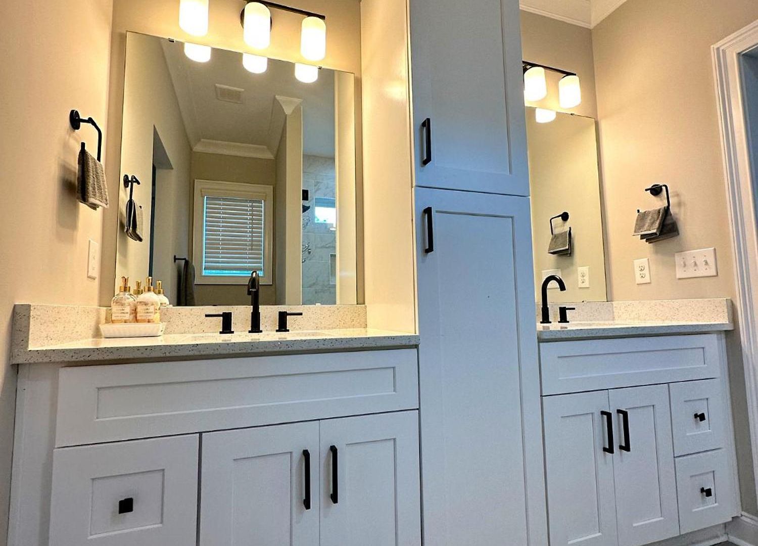 New Charming 3bd Townhome With Wifi - 9 Min To Uptown