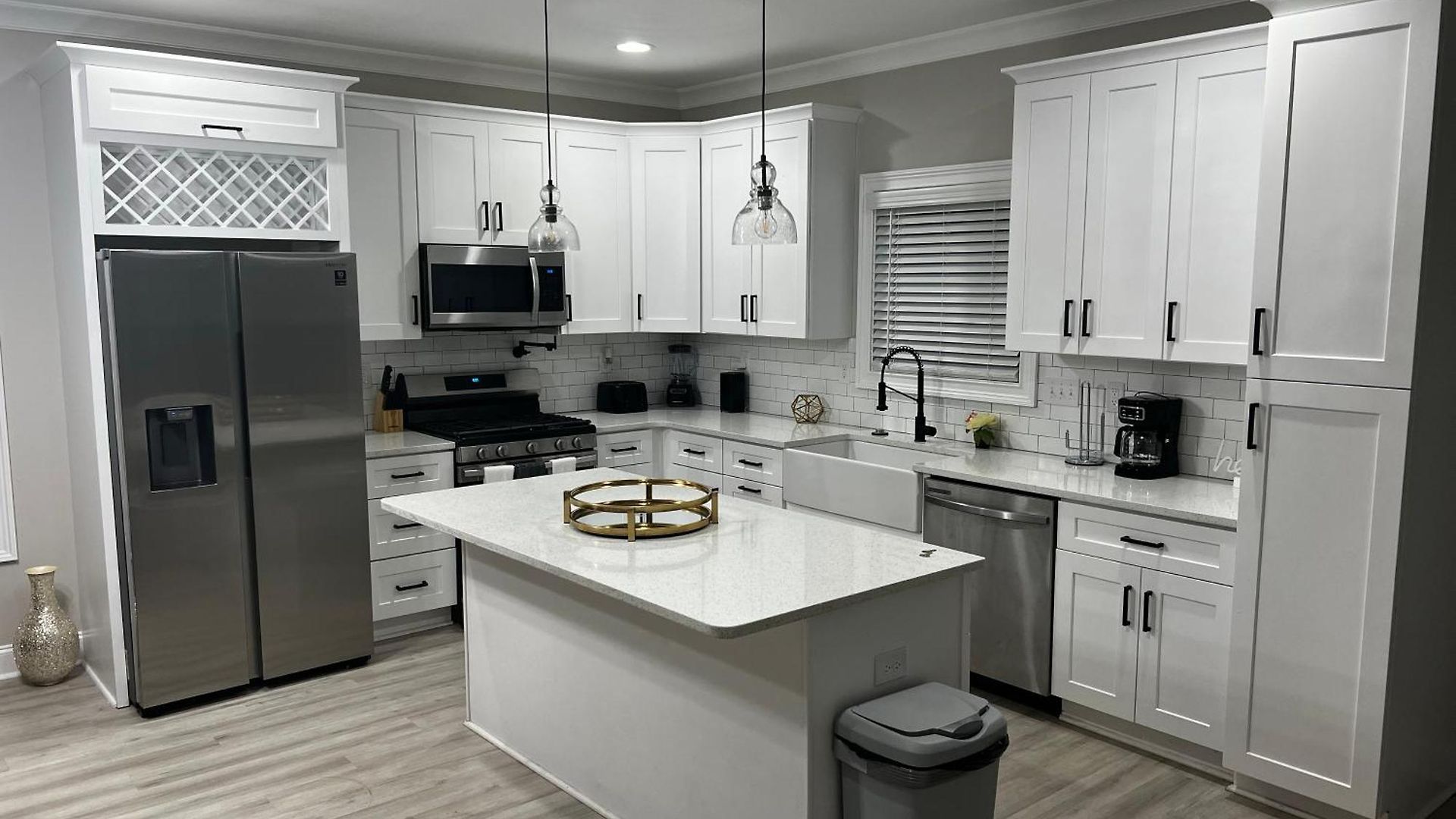 New Charming 3bd Townhome With Wifi - 9 Min To Uptown Holiday home *