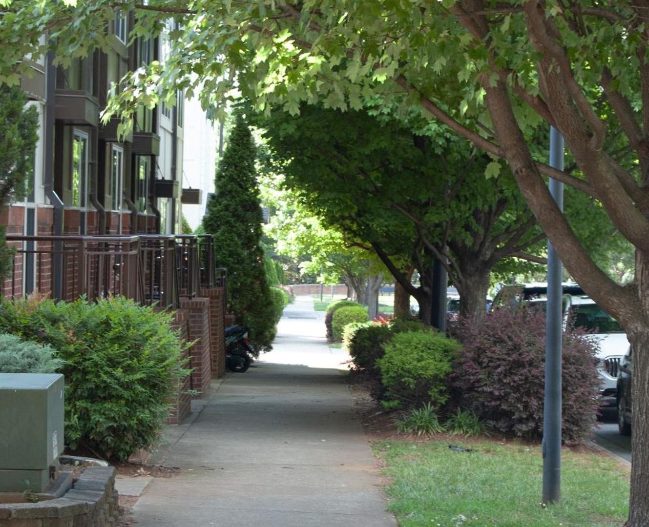 Modern Townhouse - 1 Min To Uptown Clt - Walk To Restaurants Holiday home