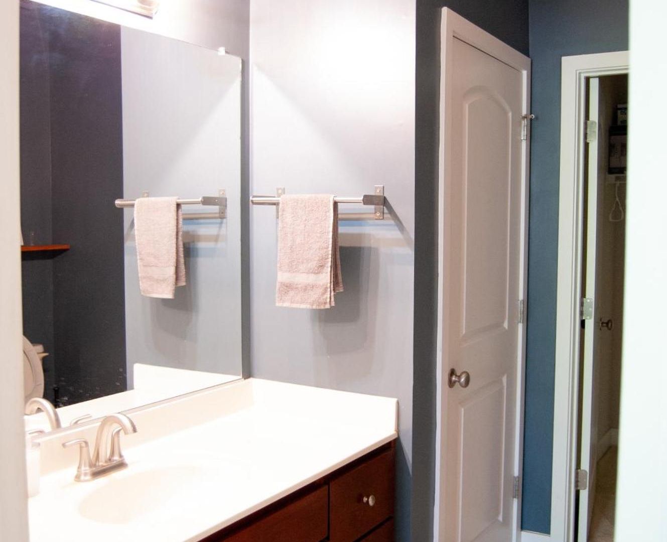 Modern Townhouse - 1 Min To Uptown Clt - Walk To Restaurants Holiday home