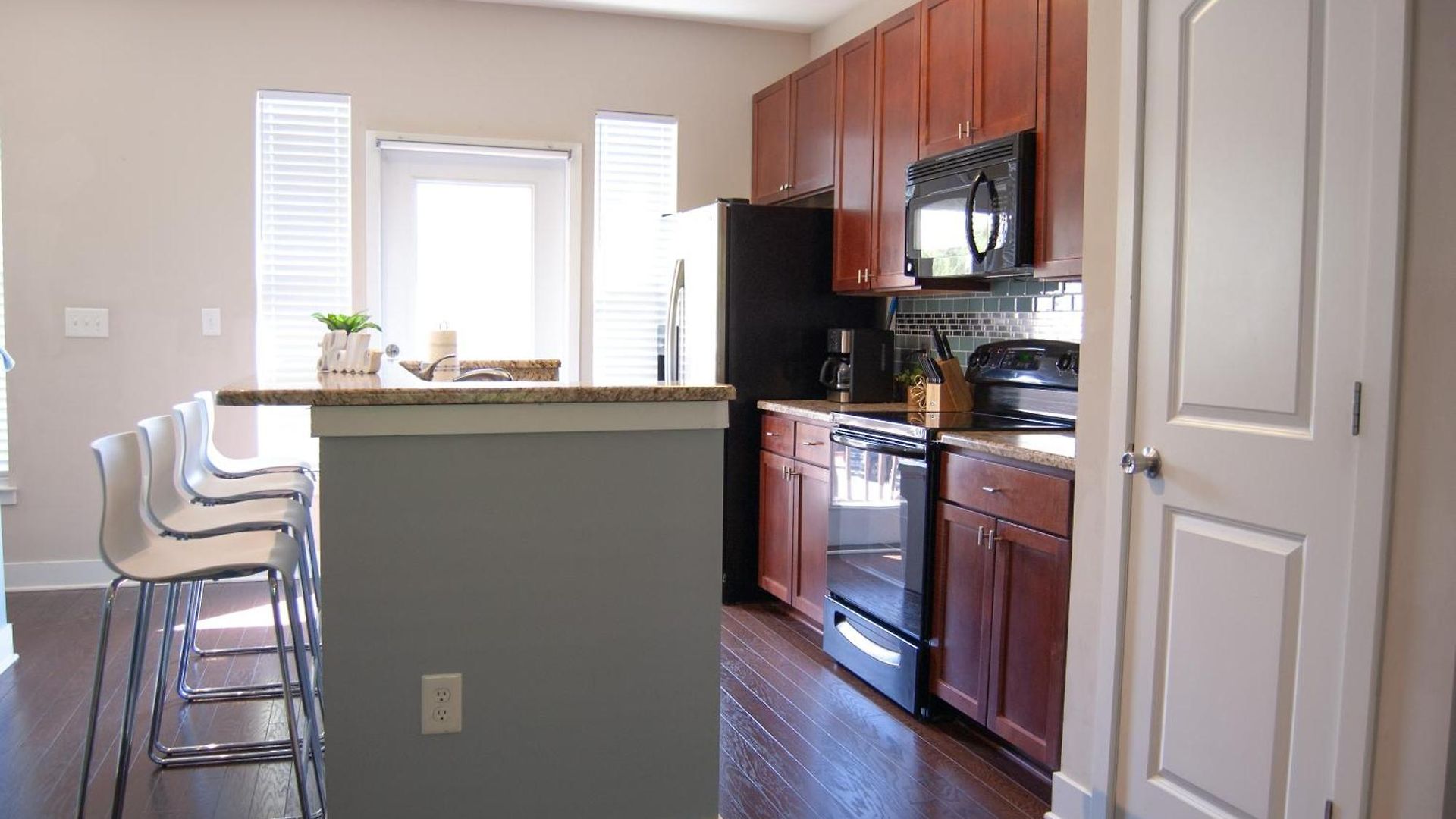 Modern Townhouse - 1 Min To Uptown Clt - Walk To Restaurants Charlotte