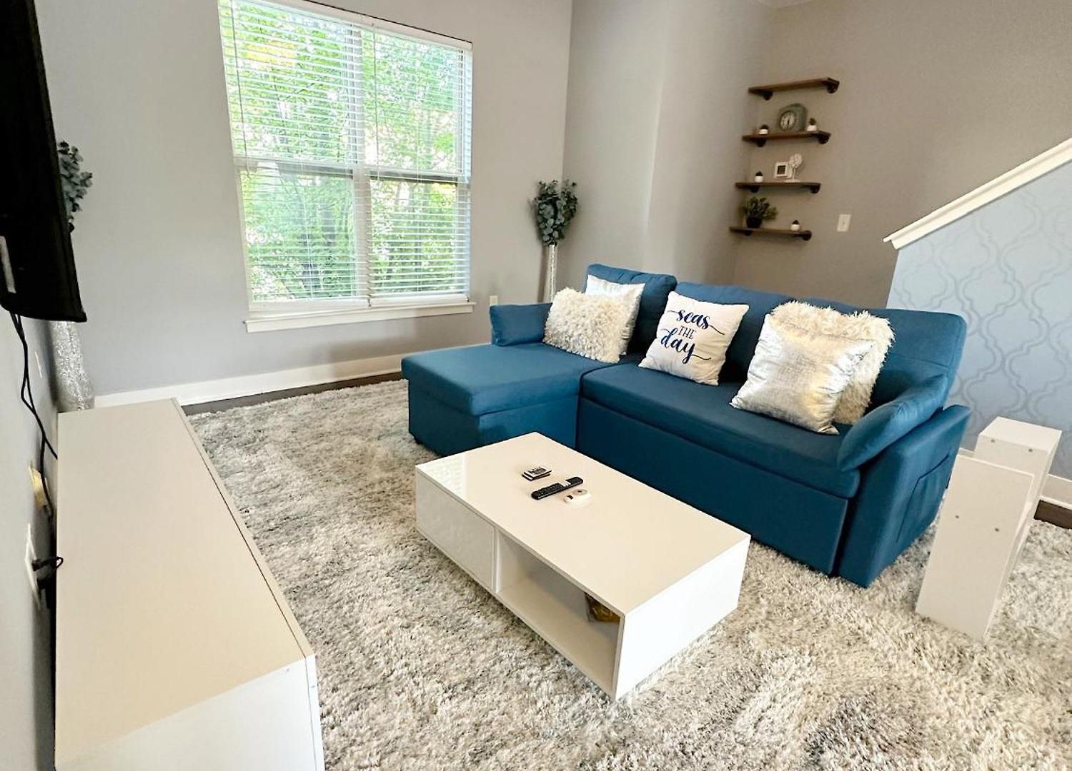 Modern Townhouse - 1 Min To Uptown Clt - Walk To Restaurants Holiday home