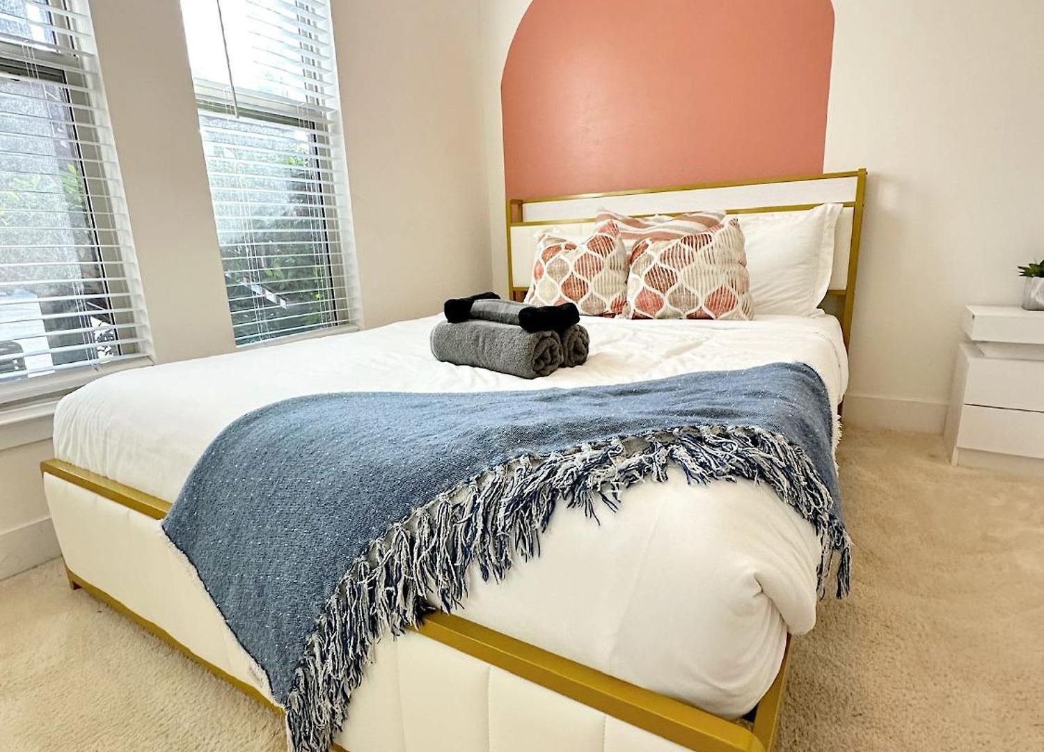 Holiday home Modern Townhouse - 1 Min To Uptown Clt - Walk To Restaurants