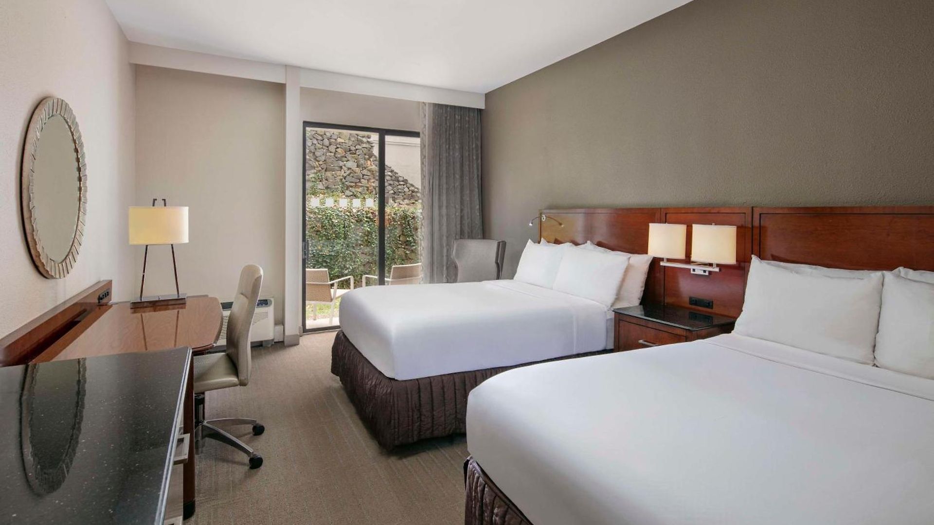 Sonesta Lower South End 4*