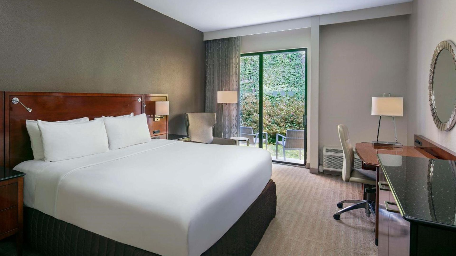 Sonesta Lower South End Hotel