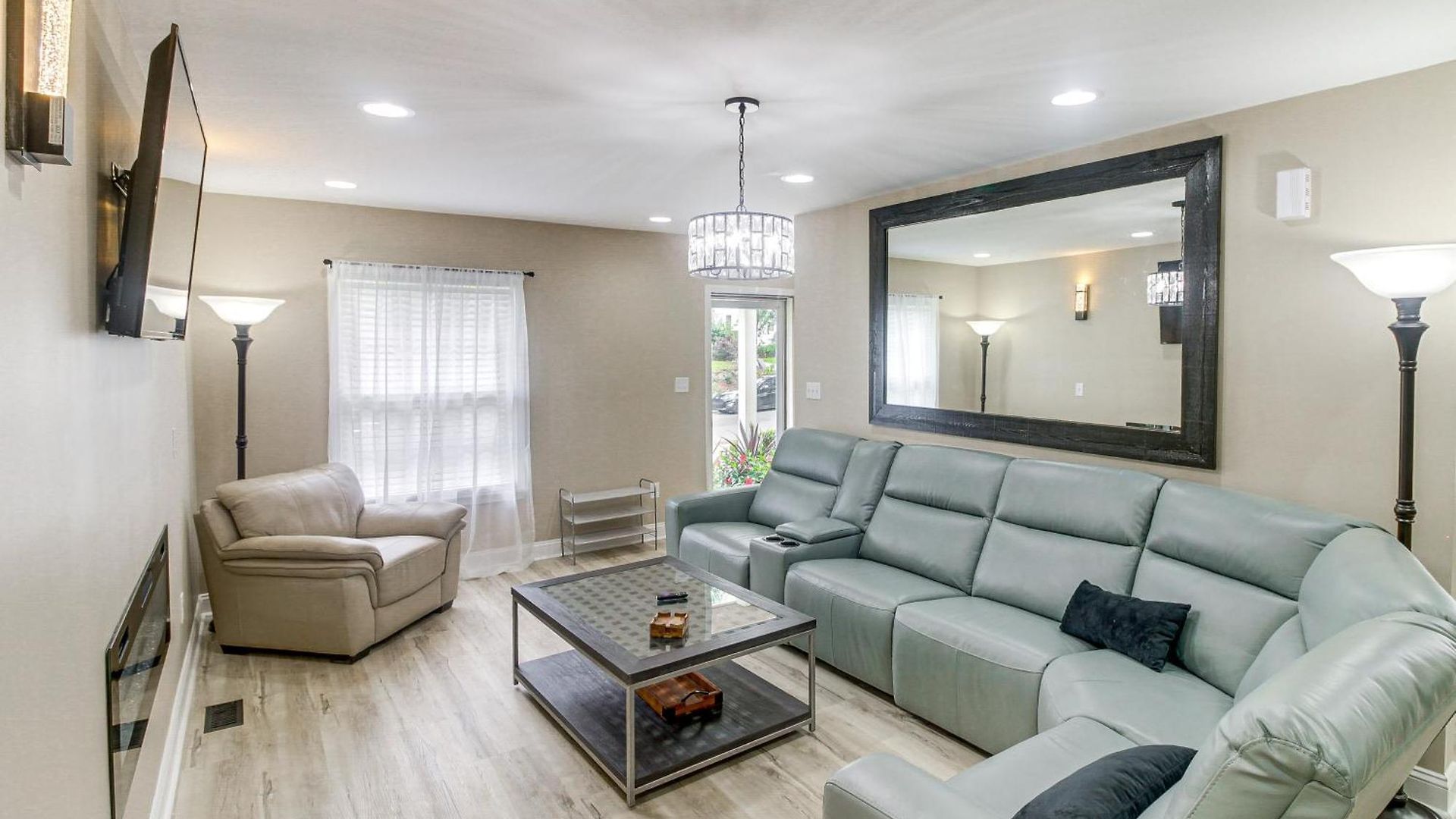 W/ Yard - Near Spectrum Center! Charlotte