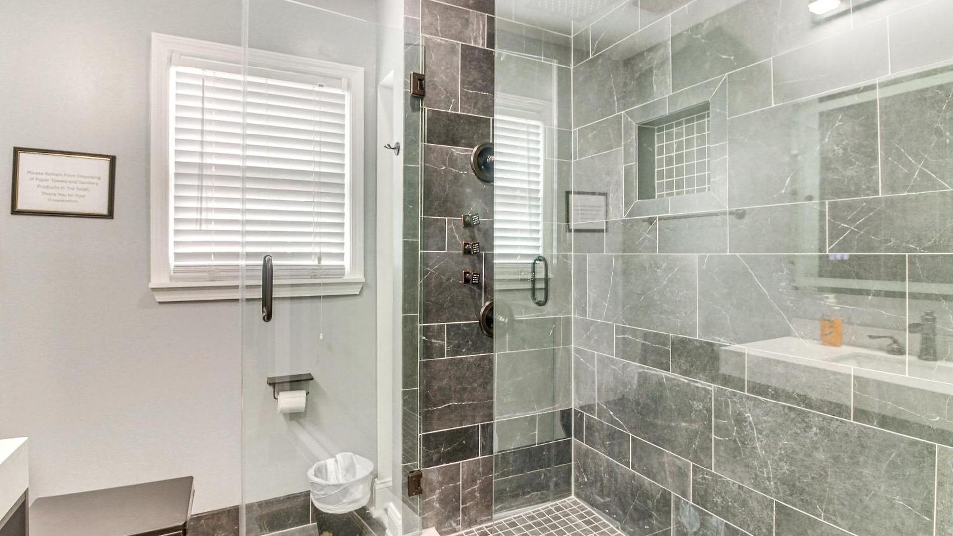 W/ Yard - Near Spectrum Center! * Charlotte