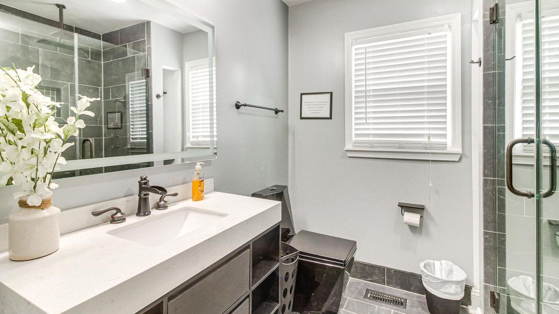 W/ Yard - Near Spectrum Center!