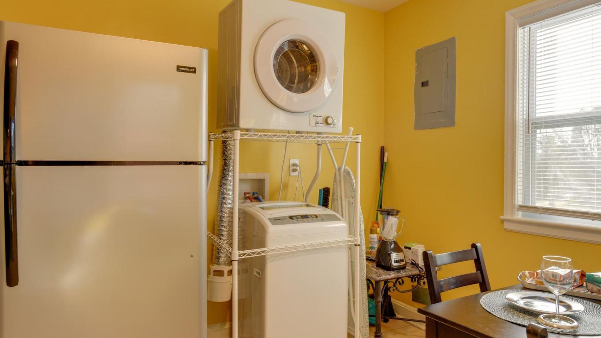 Renovated - 3 Mi To Downtown! Holiday home *