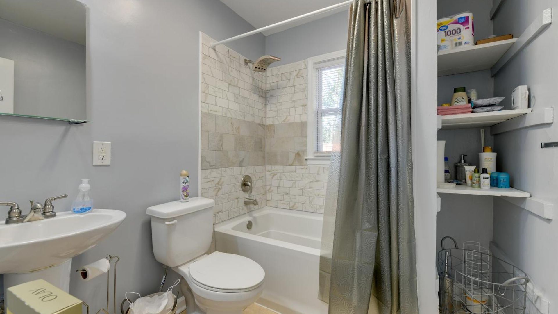 Holiday home Renovated - 3 Mi To Downtown! *