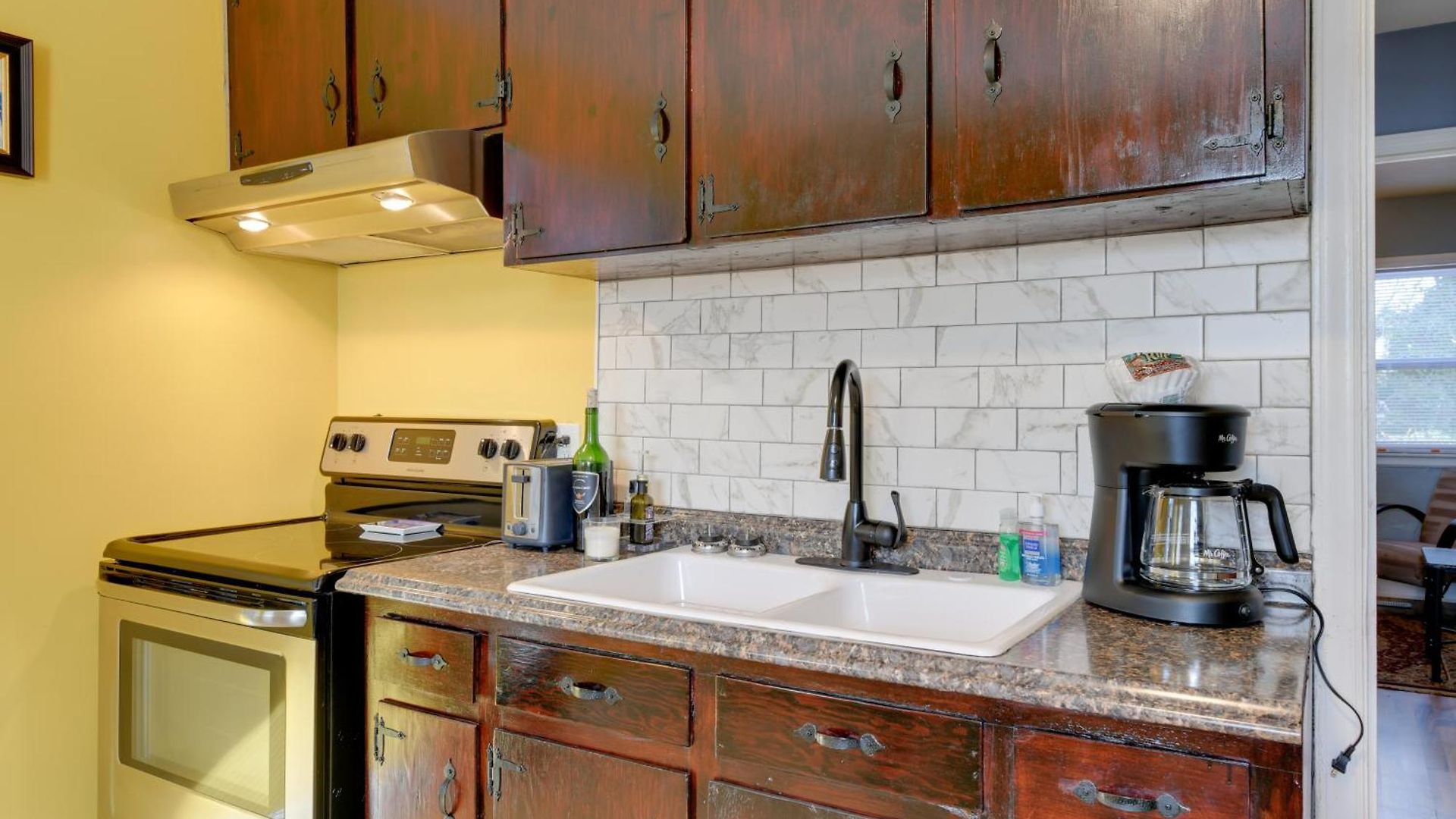 Renovated - 3 Mi To Downtown! Holiday home