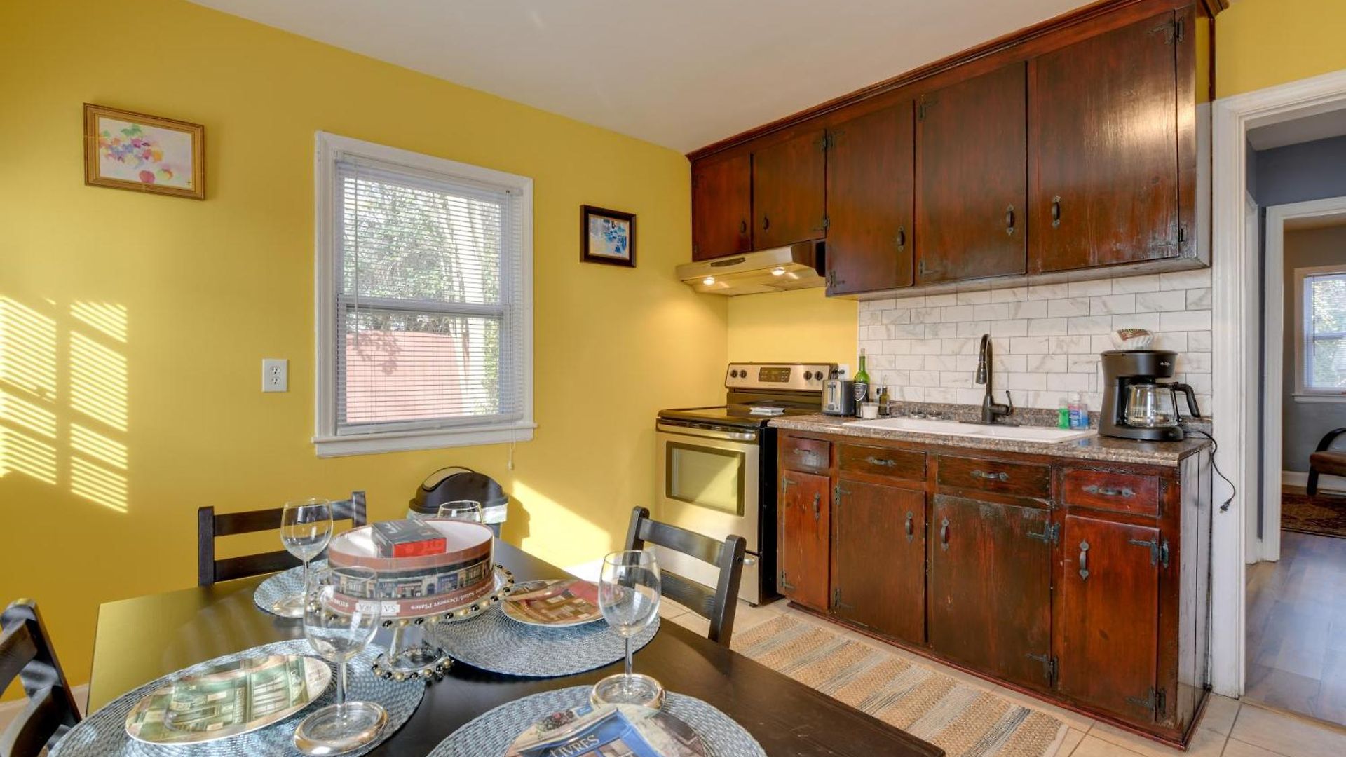 Renovated - 3 Mi To Downtown! Holiday home *