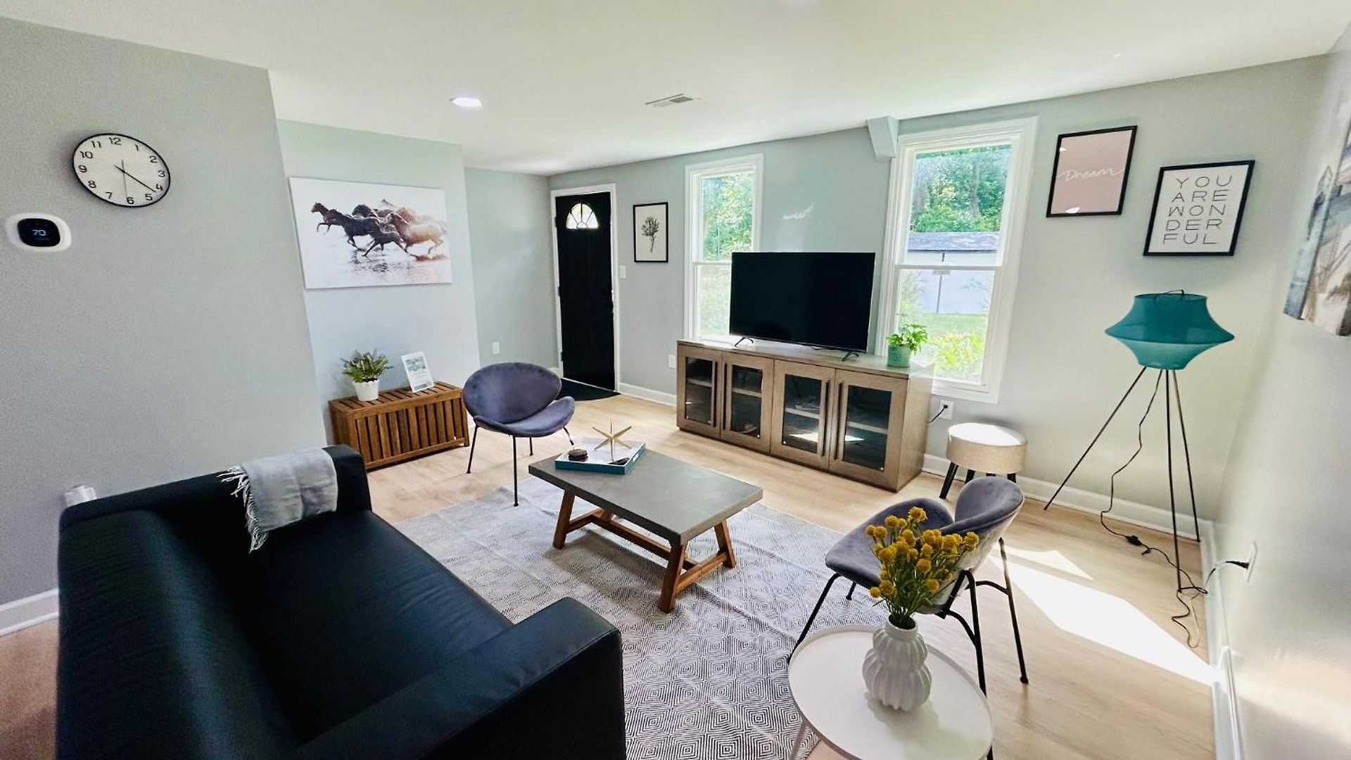 Comfy Spacious Lower Lvl Near Uptown, Noda & Unc