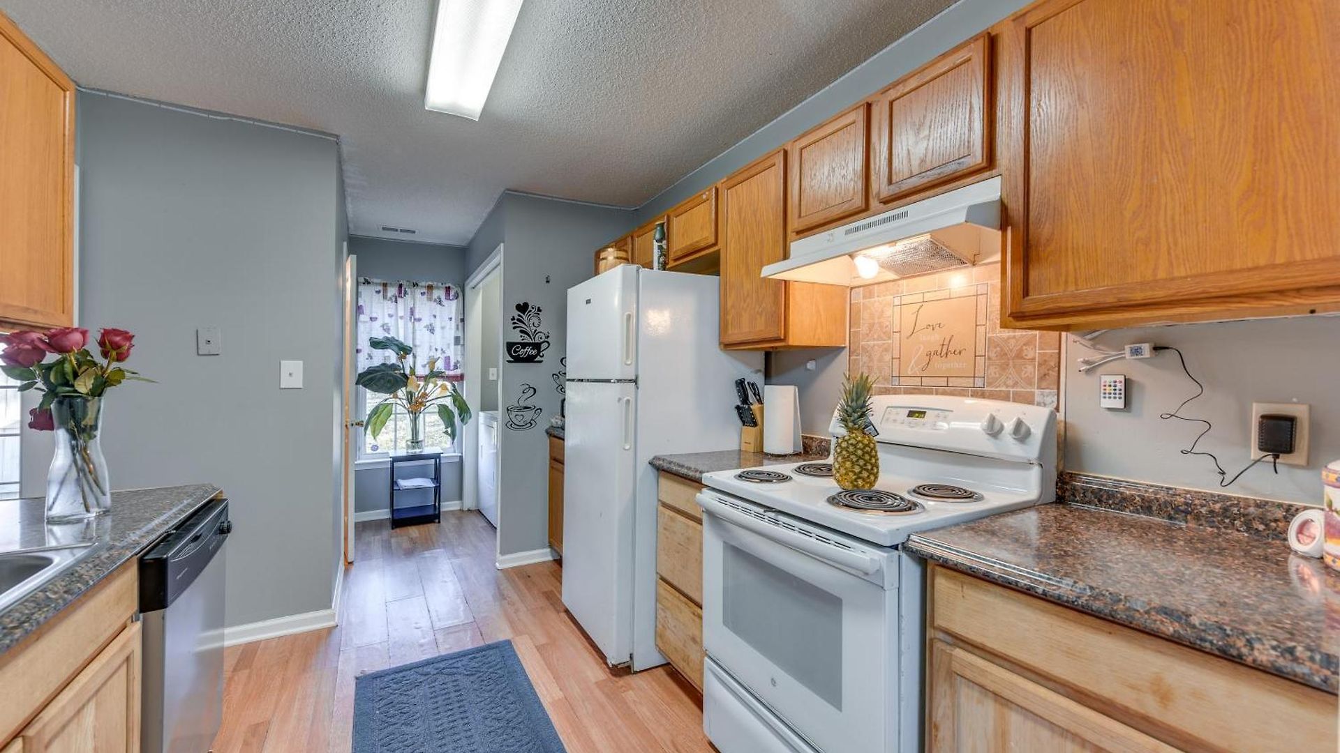 Uptown Townhome W/ Patio & Yard! Charlotte