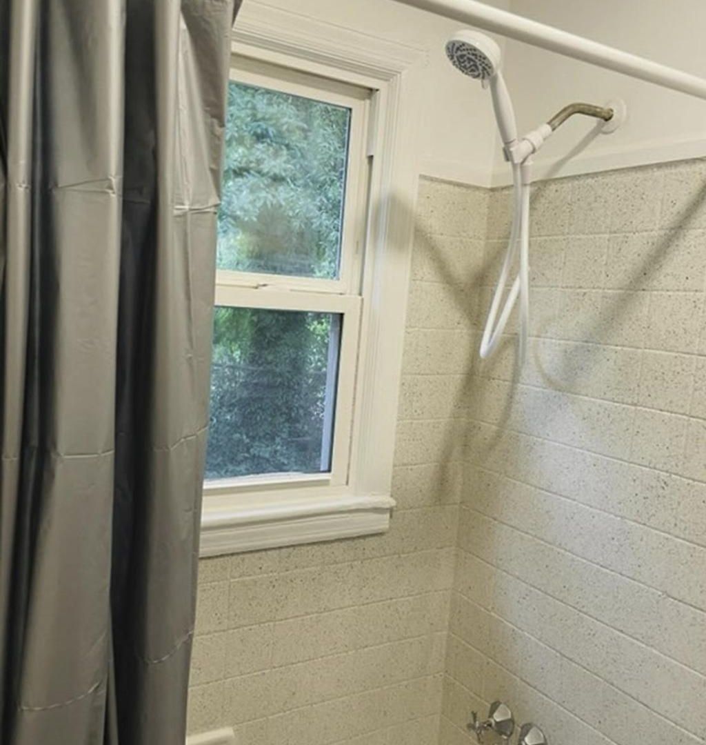 Plaid Pad - Stylish Retreat 12 Min To Airport & Downtown Apartment Charlotte