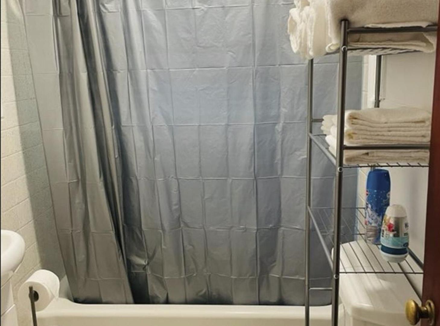 Apartment Plaid Pad - Stylish Retreat 12 Min To Airport & Downtown Charlotte