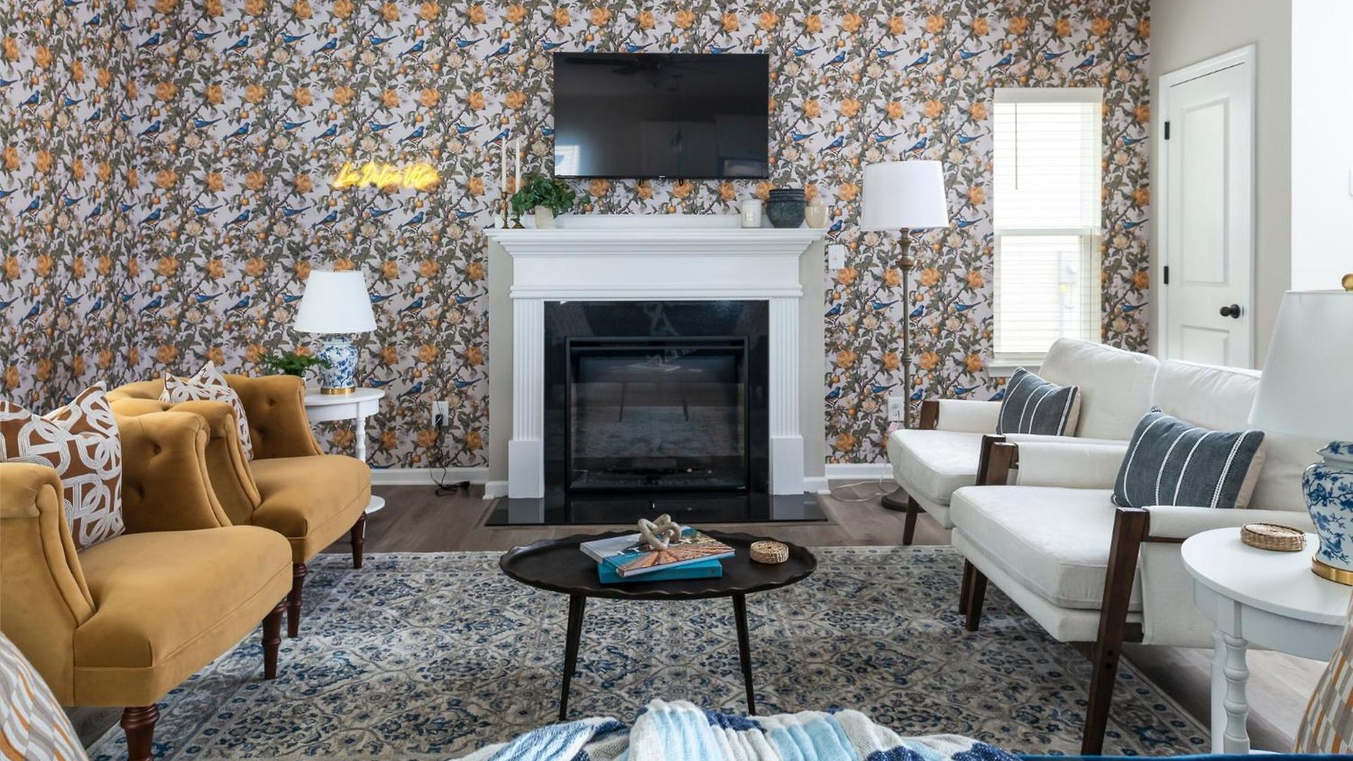Spacious 4bd Retreat - Location - Backyard Holiday home