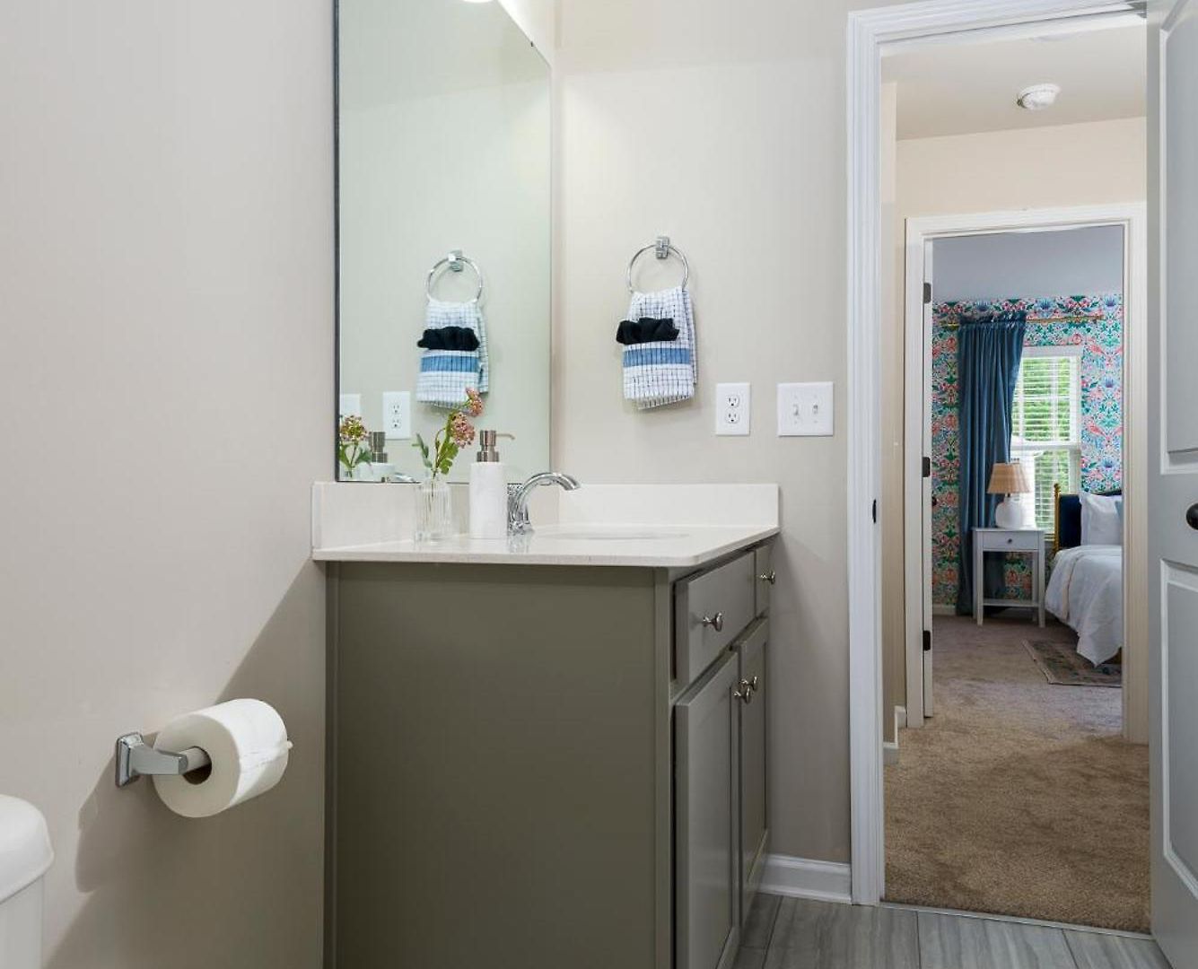 Spacious 4bd Retreat - Location - Backyard