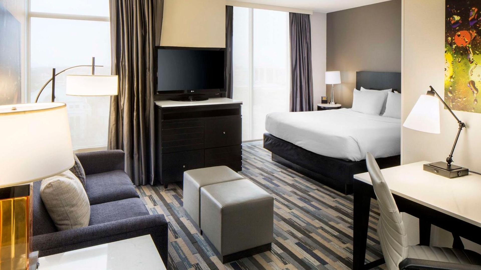 Hyatt House Center 3*
