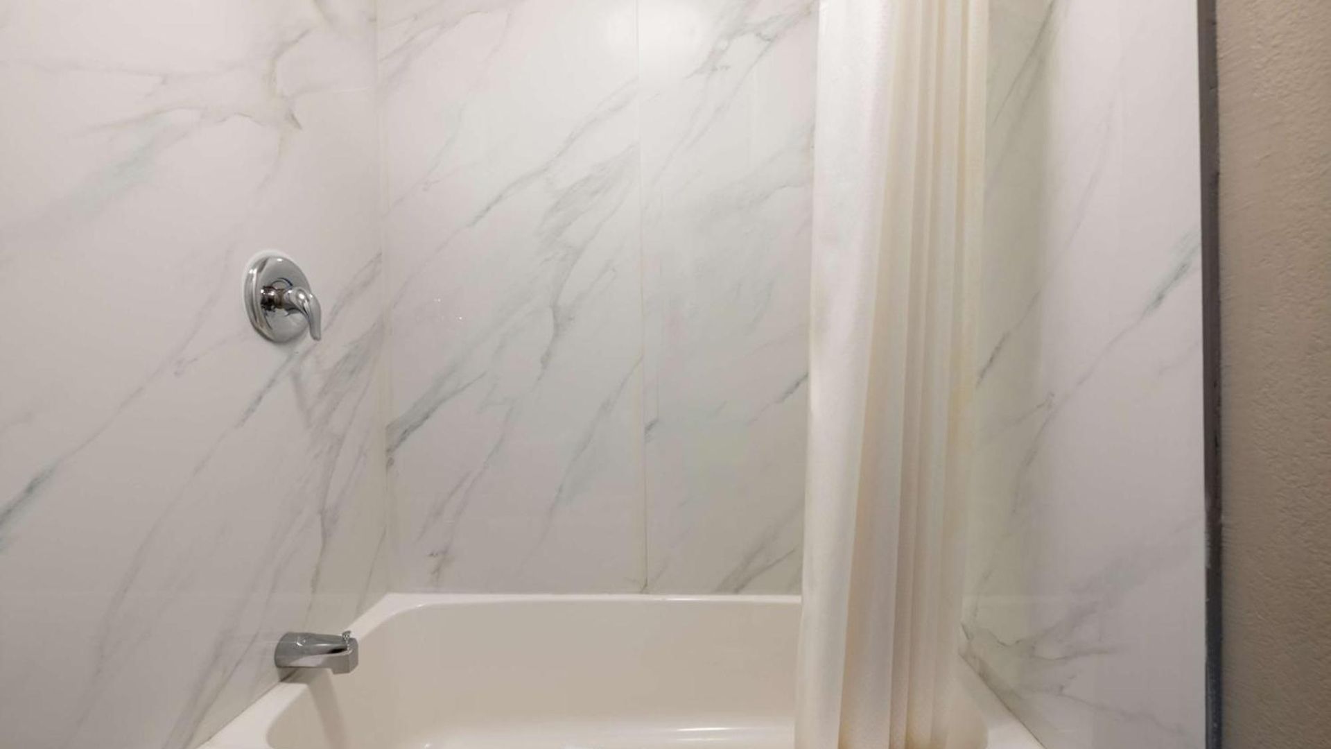 6-charlotte, Nc - Coliseum Hotel 3*