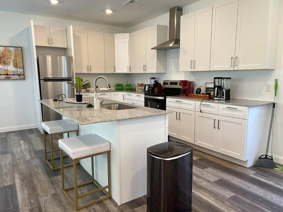 Vacation In Clt King And 3q Holiday home Charlotte