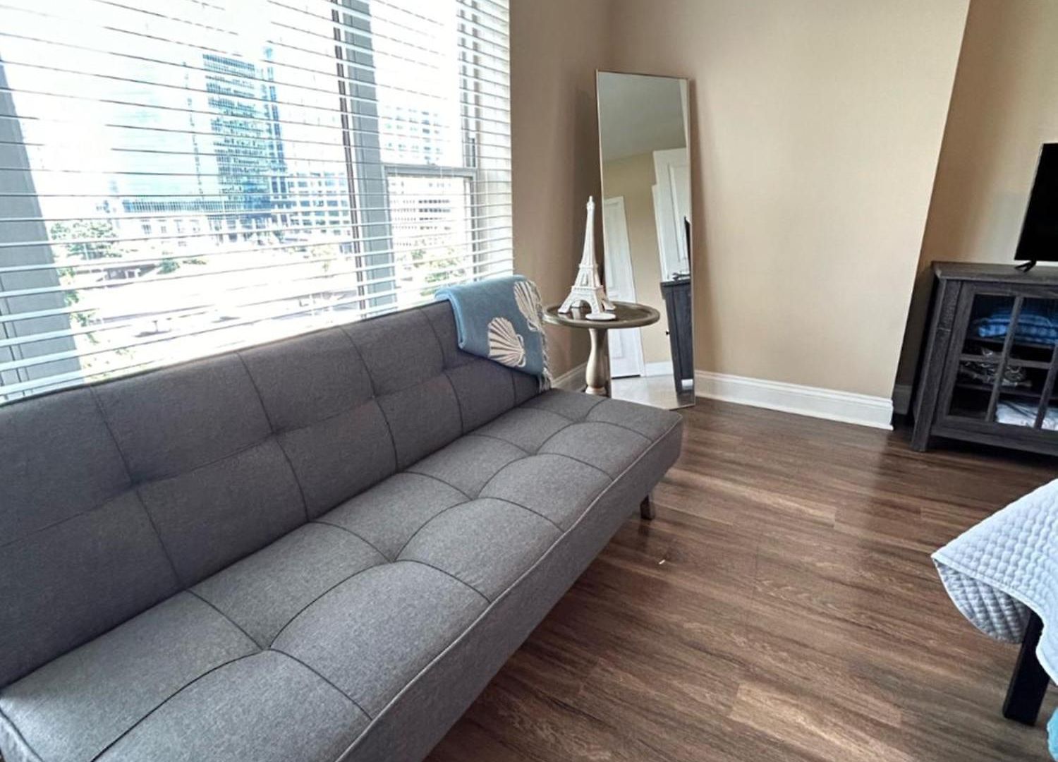 Spacious 2 Bedroom 2 Bathroom With Balcony In Uptown Charlotte! Views & Free Parking! Apartment *