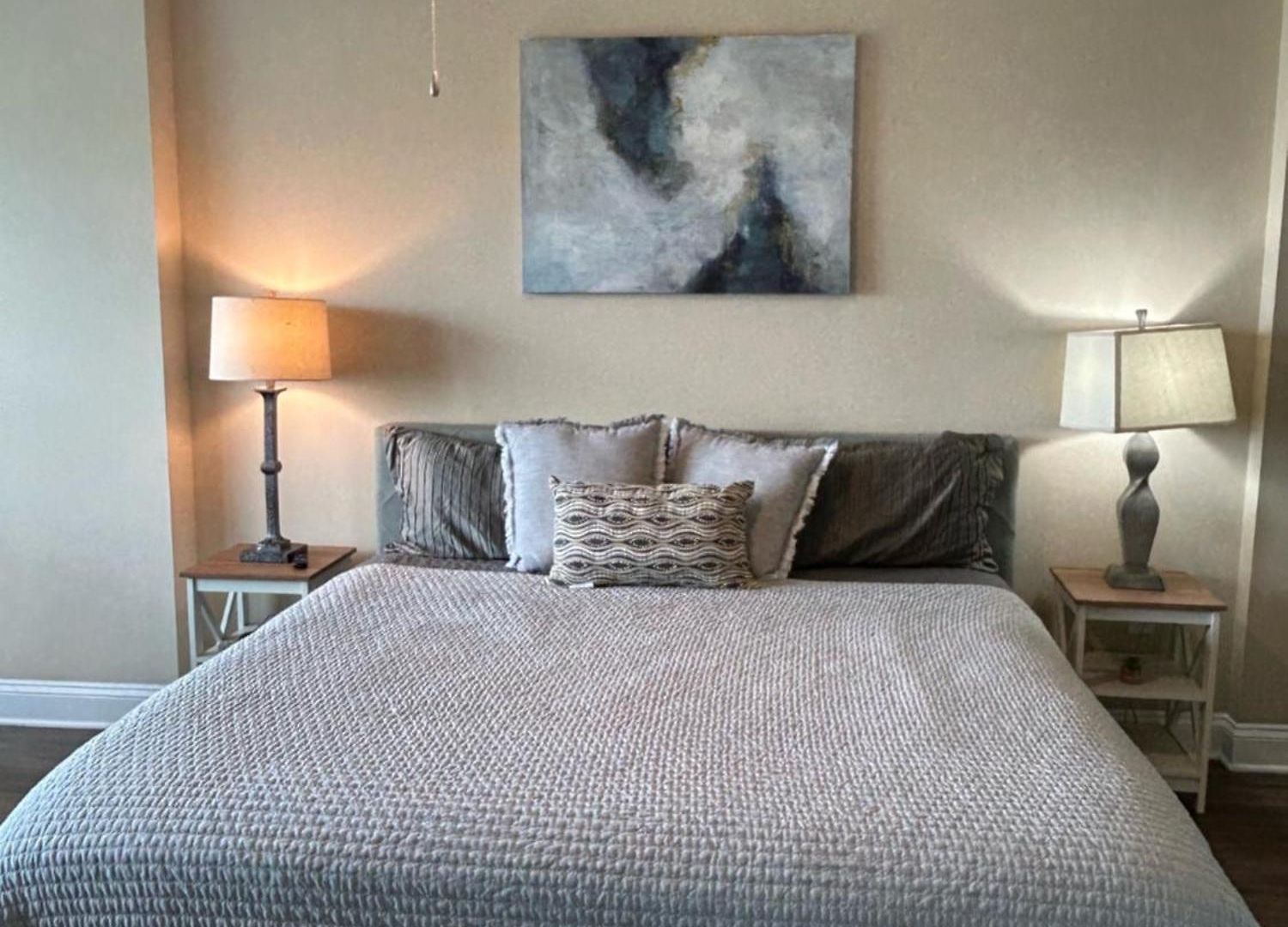 Spacious 2 Bedroom 2 Bathroom With Balcony In Uptown Charlotte! Views & Free Parking!
