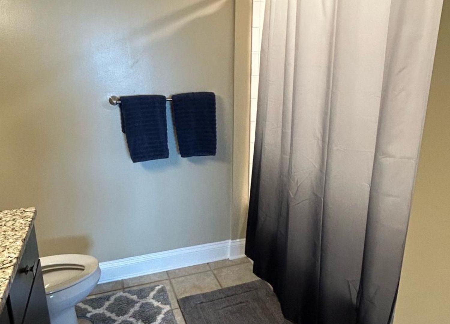 Spacious 2 Bedroom 2 Bathroom With Balcony In Uptown Charlotte! Views & Free Parking! Apartment