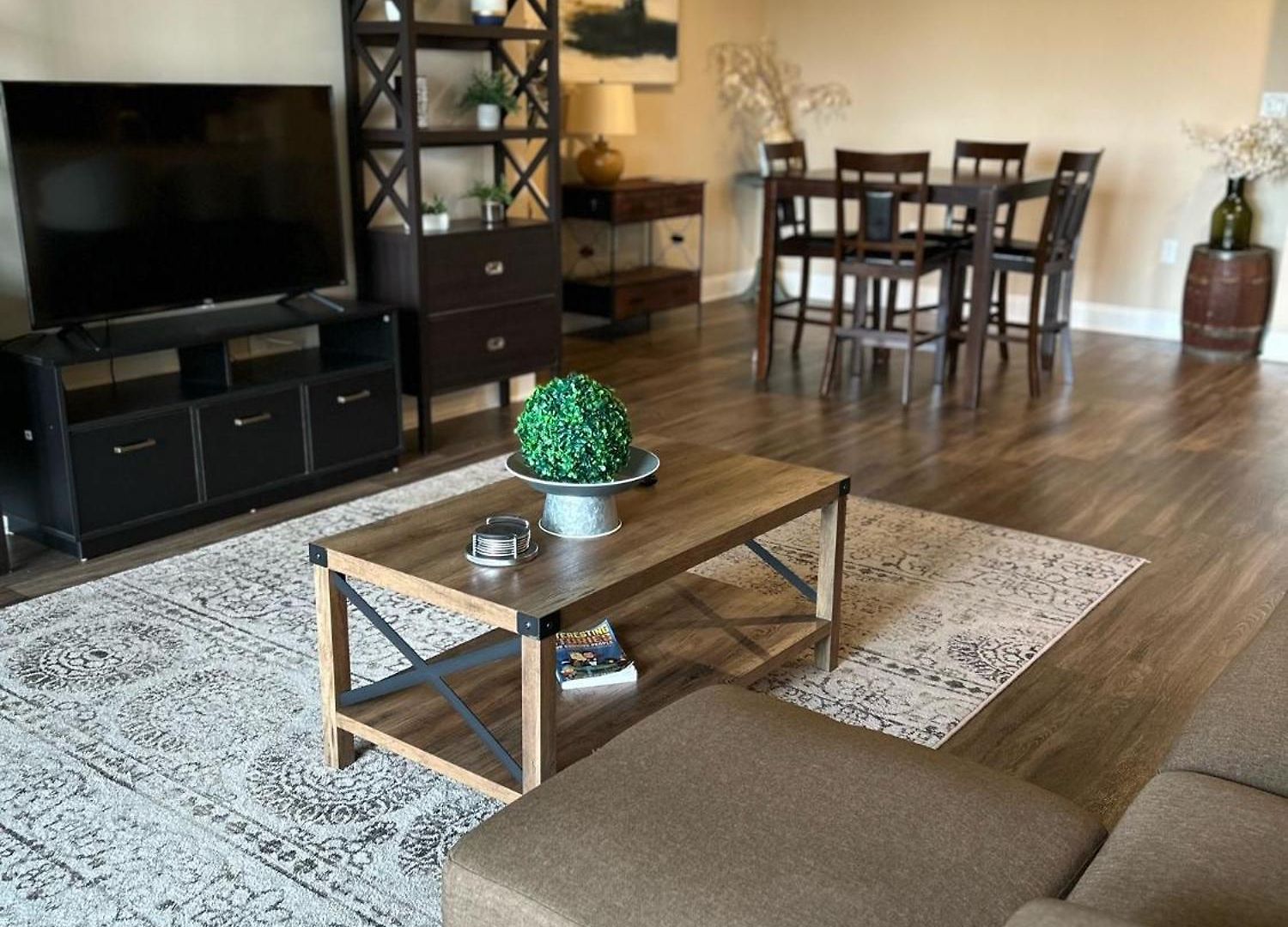 Spacious 2 Bedroom 2 Bathroom With Balcony In Uptown Charlotte! Views & Free Parking! Apartment Charlotte