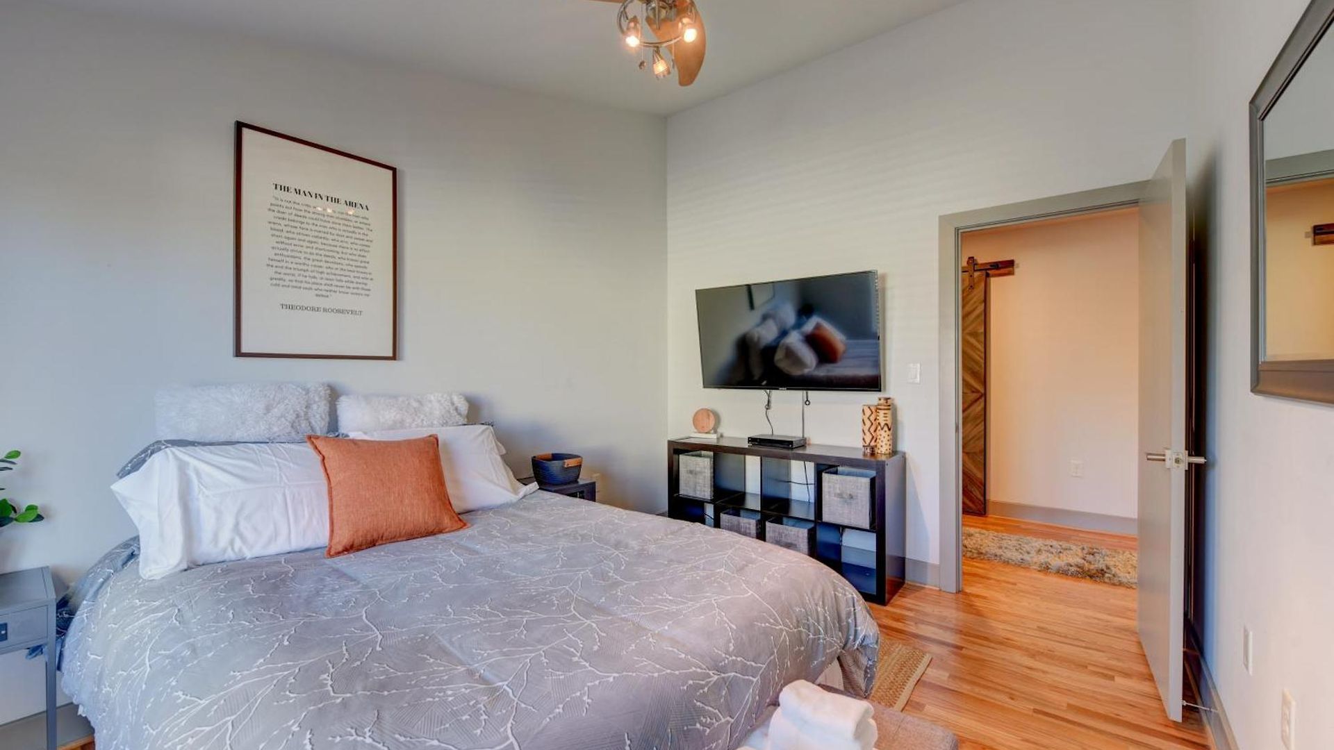 Modern With Yard 3 Mi To Uptown Charlotte!