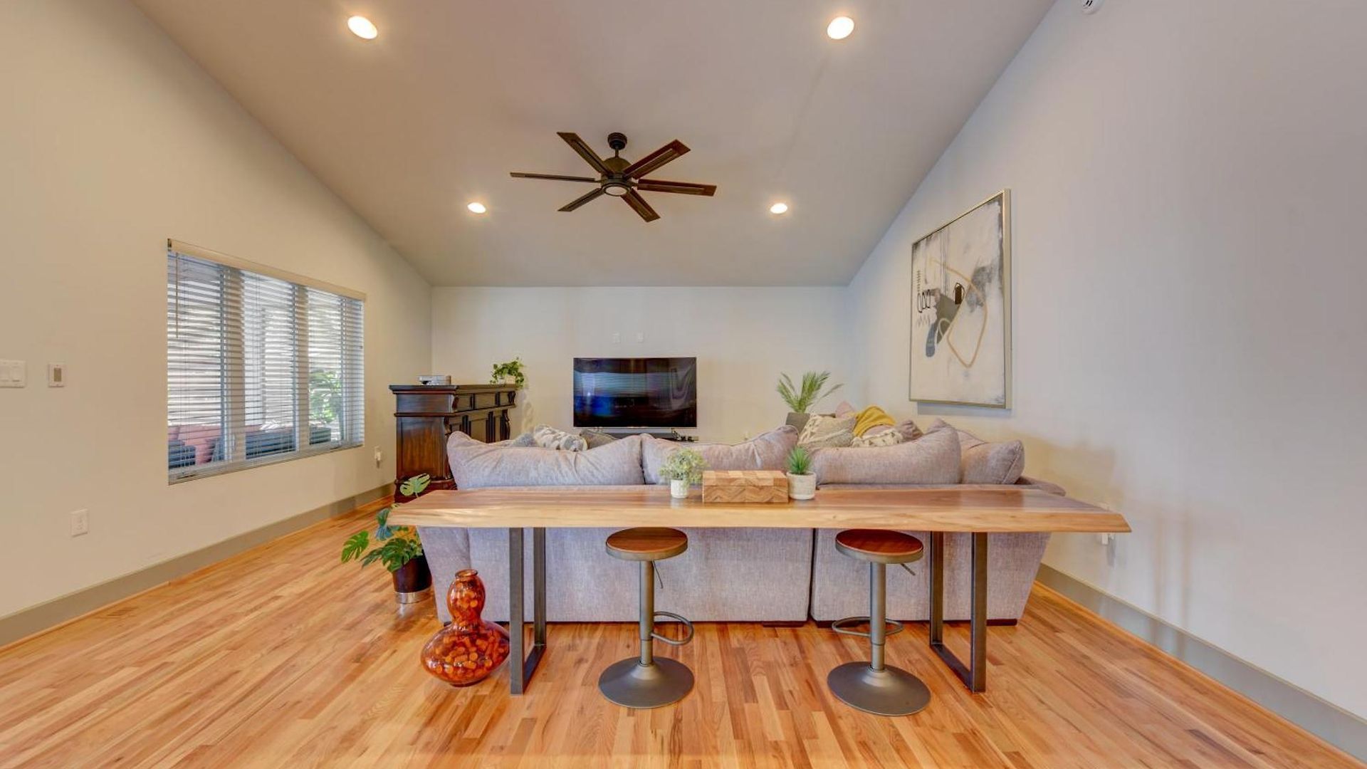 Holiday home Modern With Yard 3 Mi To Uptown Charlotte!