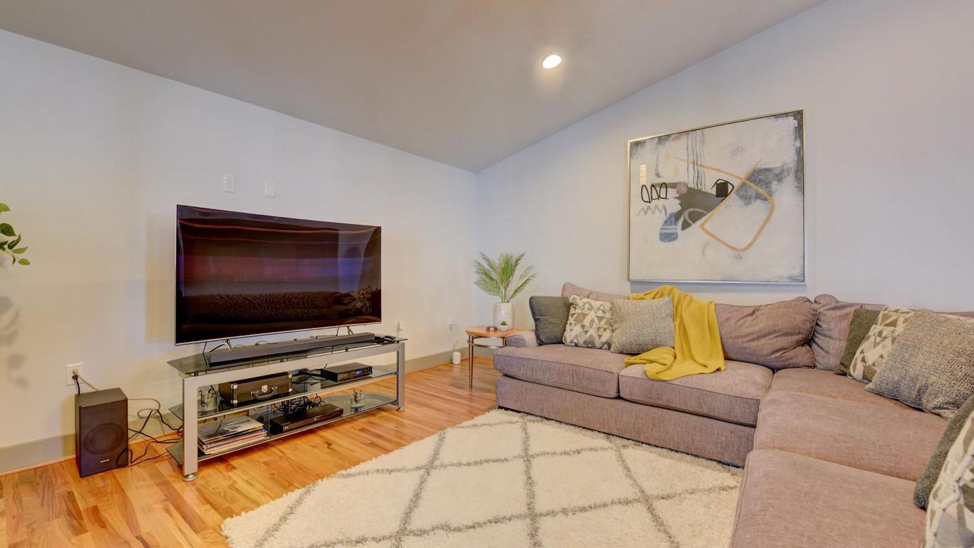 Modern With Yard 3 Mi To Uptown Charlotte! Charlotte