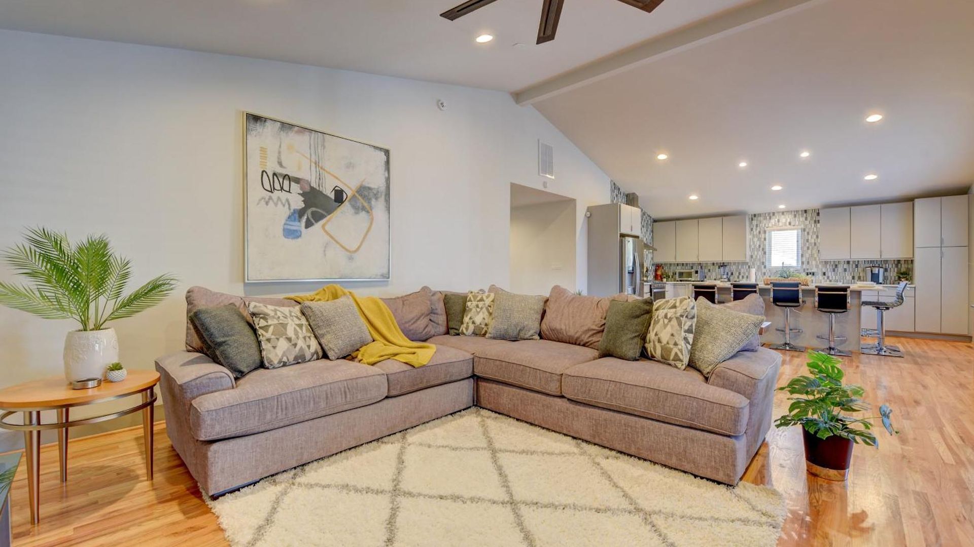 Modern With Yard 3 Mi To Uptown Charlotte! Holiday home