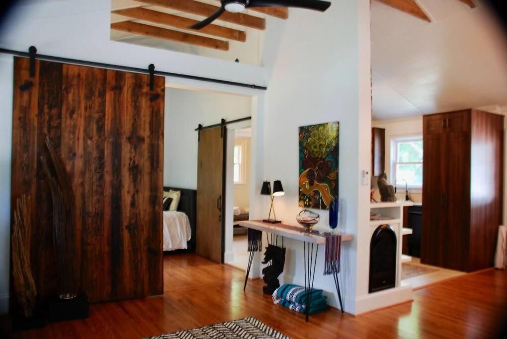 Charming Urban Retreat - Cozy In *